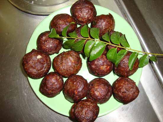 Kelvaragu Kuli paniyaram, Kelvaragu Recipe in Tamil, Ragi Paniyaram, Fingermillet Recipe in Tamil, Keppai Snacks, Easy Snacks Recipe;
